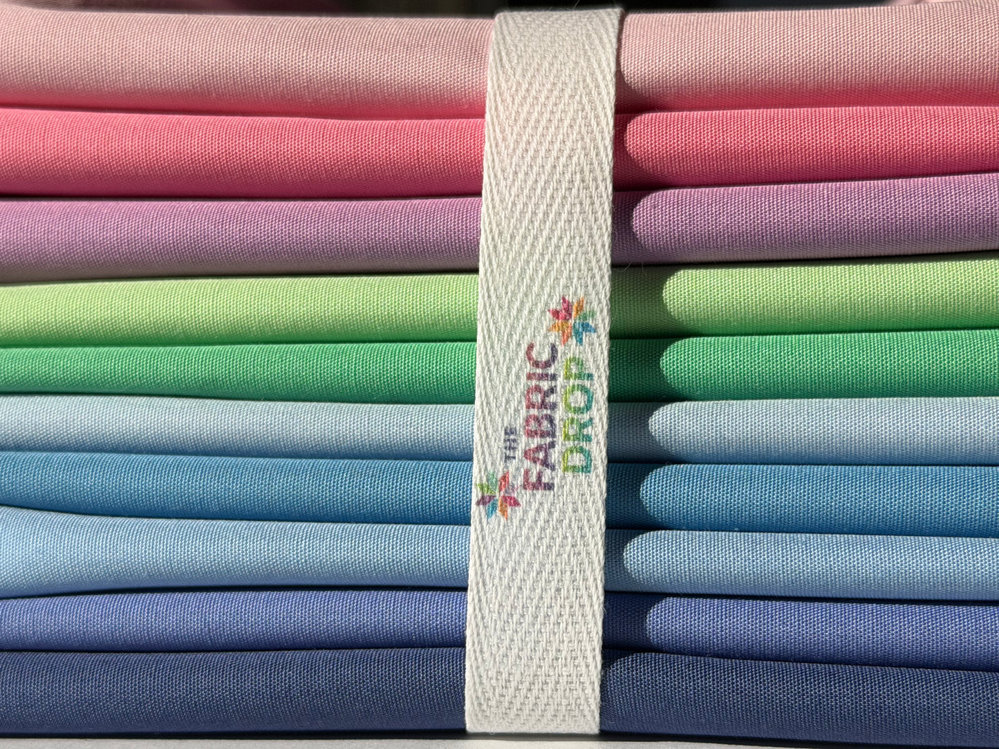 Handpicked Hydrangeas – 10 Fat Quarter Bundle (AGF Solids)